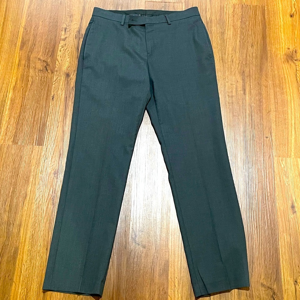 Calvin Klein men’s slim fit dress pants 30x30 Gray